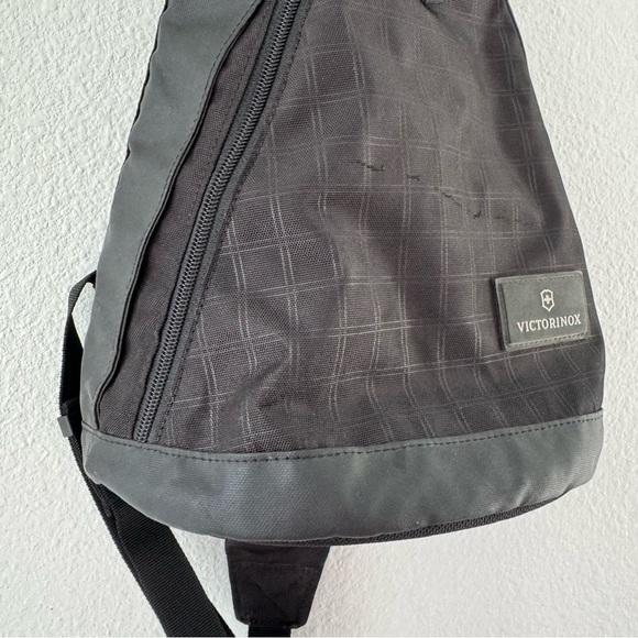 Victorinox Altmont 3.0 Mono Sling Backpack Black Bag Travel Dual Compartment - Picture 6 of 14